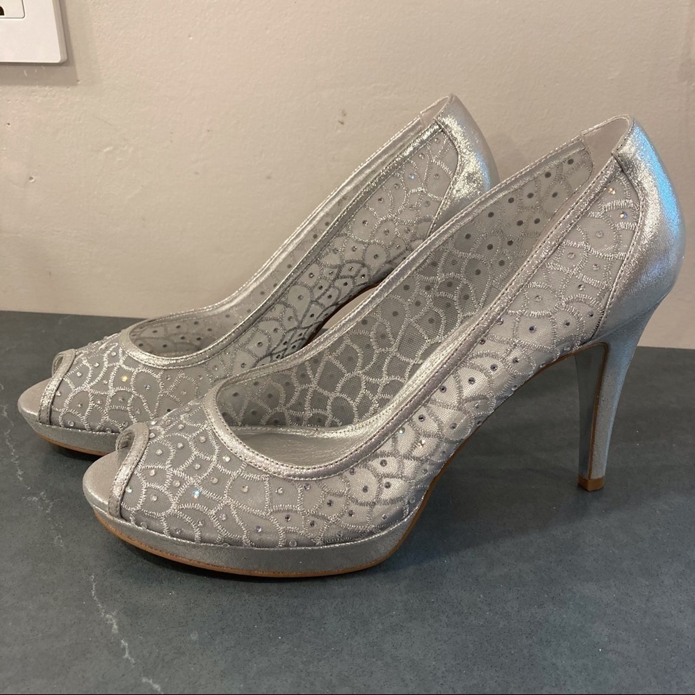 Adrianna Papell sz 11 Geslyn silver rhinestone heels and clutch set - Picture 5 of 15